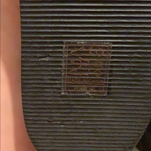 Sandals - Picture 4 of 4